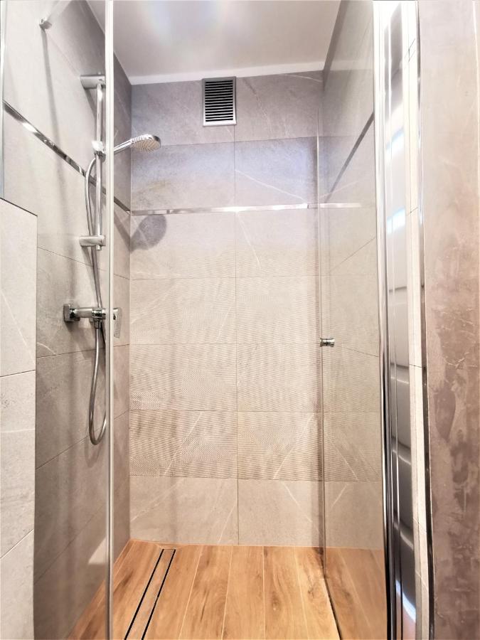 Kuznicza Apartment - 300M Main Square ~ Self Check-In 24H Wroclaw Bagian luar foto