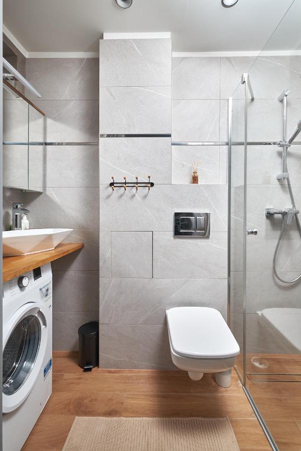 Kuznicza Apartment - 300M Main Square ~ Self Check-In 24H Wroclaw Bagian luar foto